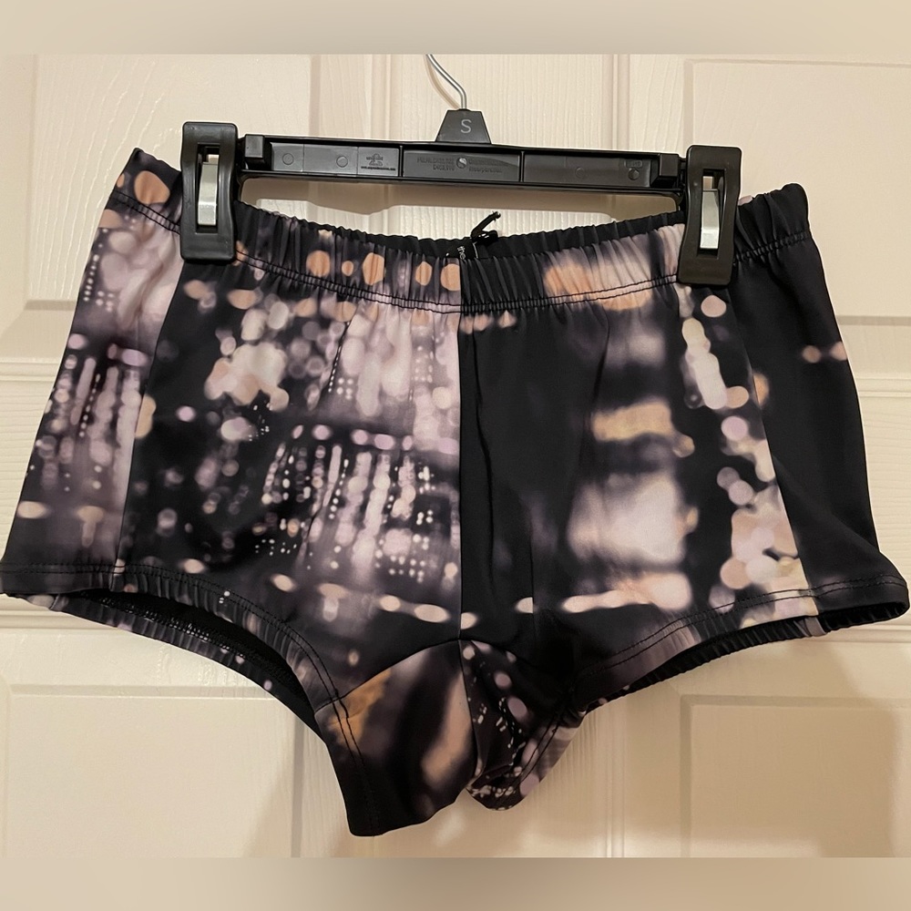 Rare: Onzie Men’s Brazilian Yoga Shorts S/M